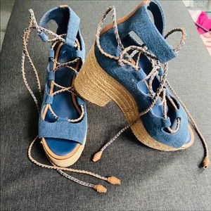 Tory Burch Lace up platform espadrille like new